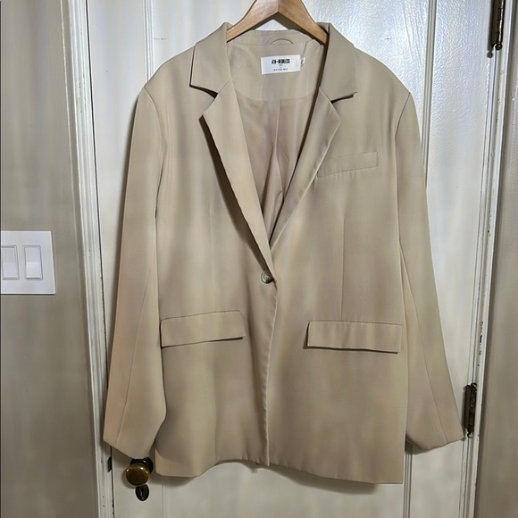 Elegant Beige Women's Blazer - Picture 1 of 4